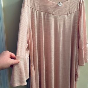 Pretty plus size dress top with pockets